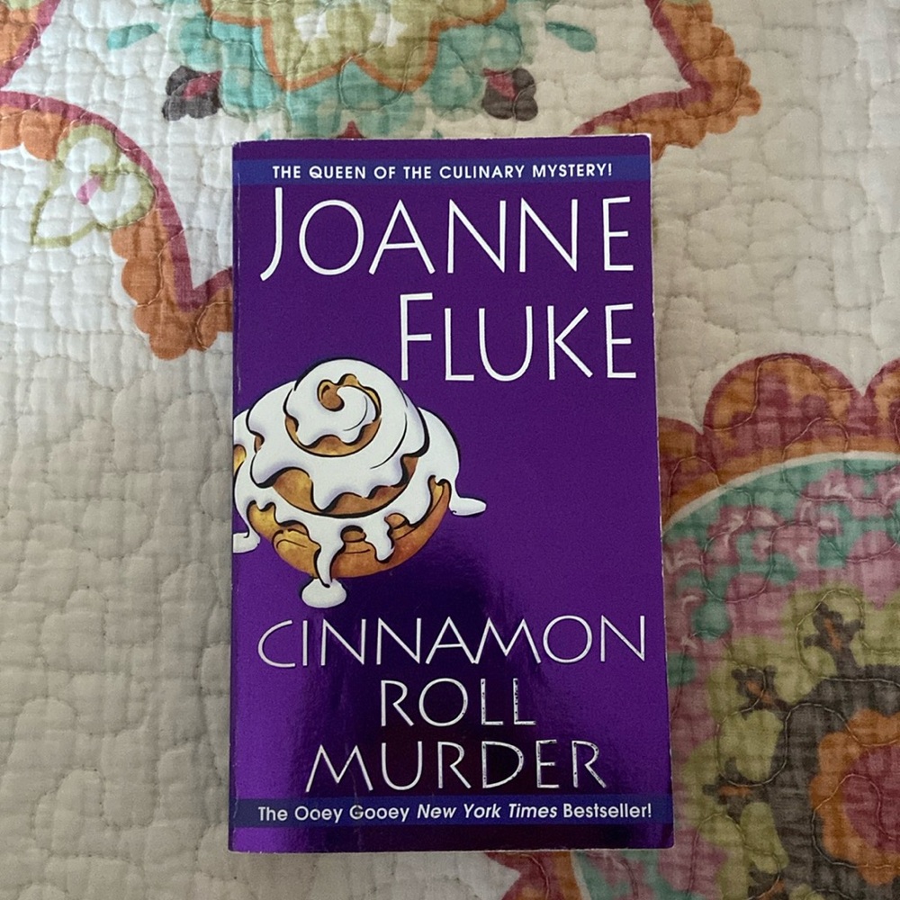 Cinnamon Roll Murder by Joanne Fluke